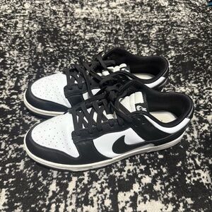 Nike Panda Dunks